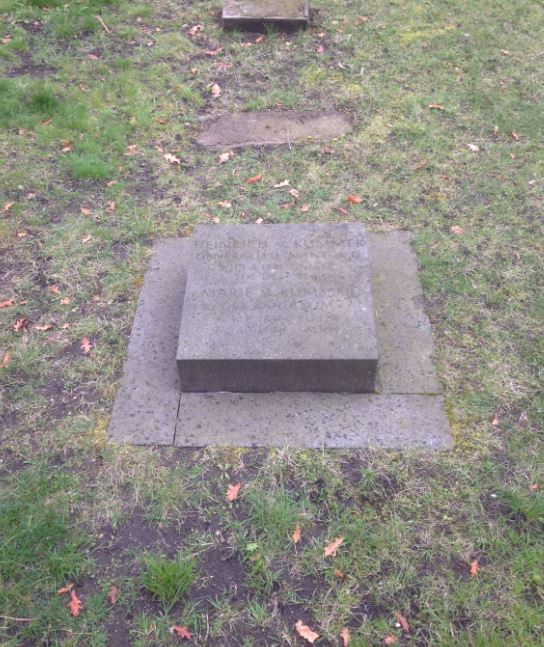 Restitutionsgrabstein Heinrich von Kummer, Invalidenfriedhof Berlin, Deutschland