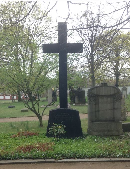 Grabstein Wanda Gräfin von Götzen, geb. Freiin von Zedlitz und Neukirch, Invalidenfriedhof Berlin, Deutschland