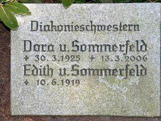 Edith von Sommerfeld, Grabstein auf dem Parkfriedhof Berlin-Lichterfelde