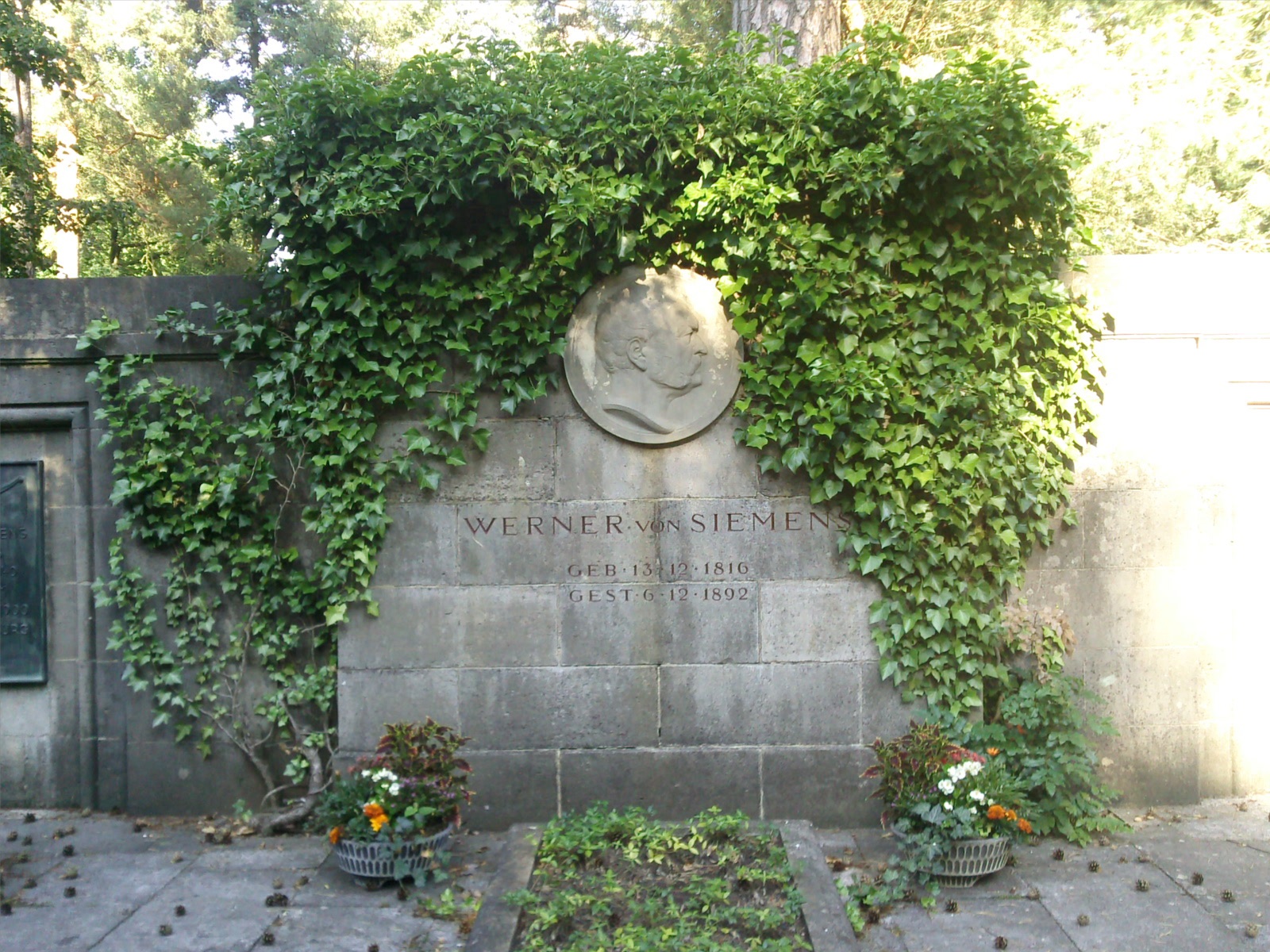 Grabstein Werner von Siemens, Südwestkirchhof der Berliner Synode, Stahnsdorf