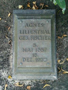 Grabstein Agnes Lilienthal, geb. Fischer, Friedhof Lankwitz, Berlin-Lankwitz, Lange Str. 8-9, Kiesstr. 33