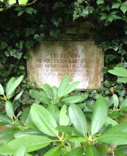 Grabstein Cécile von Mendelssohn Bartholdy, geb. Mendelssohn Bartholdy, Friedhof Bornstedt, Brandenburg