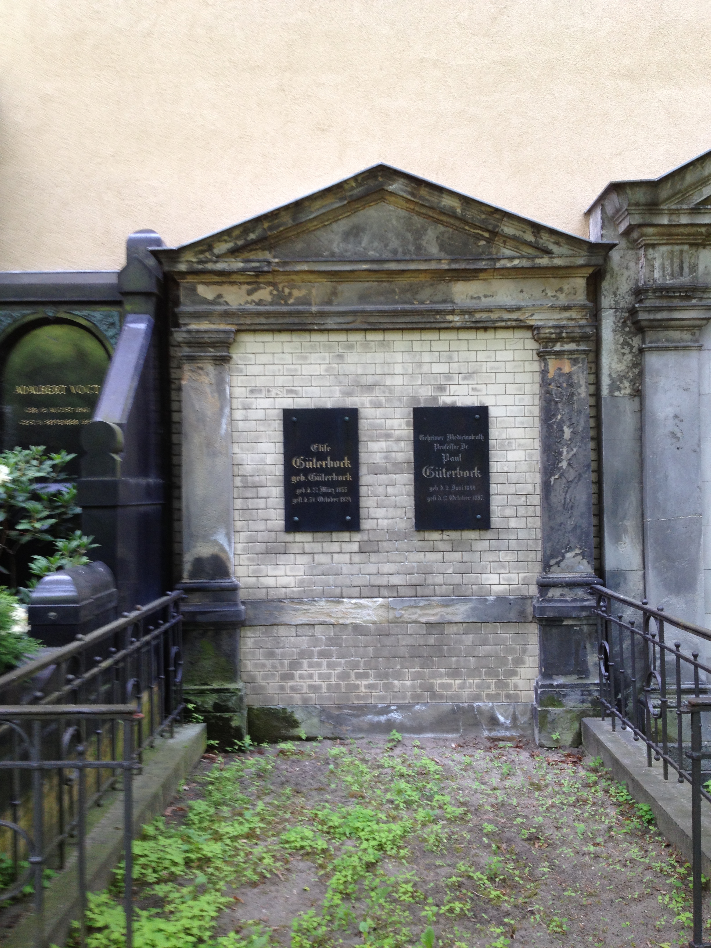 Grabstein Paul Güterbock, Alter St. Matthäus Kirchhof, Berlin-Schöneberg