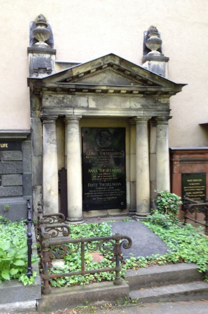 Grabstein Fritz Toebelmann, Alter St. Matthäus Kirchhof, Berlin-Schöneberg