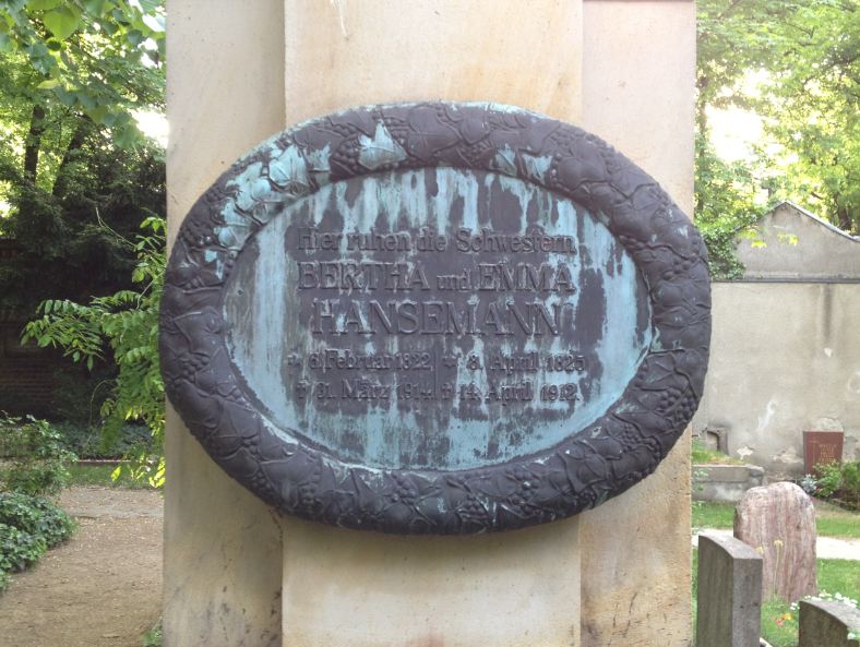 Grabstein Emma Hansemann, Alter St. Matthäus Kirchhof, Berlin-Schöneberg