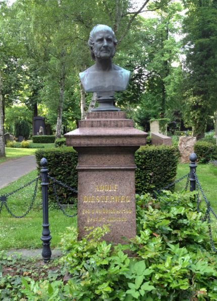 Grabstein Adolf Diesterweg, Alter St. Matthäus Kirchhof, Berlin-Schöneberg