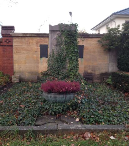 Grabstein Edvard Arnhold, Friedhof Wannsee, Lindenstraße, Berlin