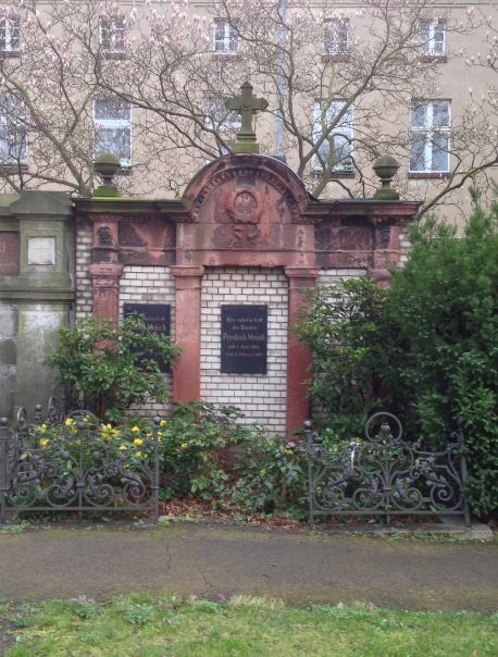 Grabstein Friedrich Meisch, Alter Friedhof der Zwölf-Apostel-Gemeinde, Berlin-Schöneberg