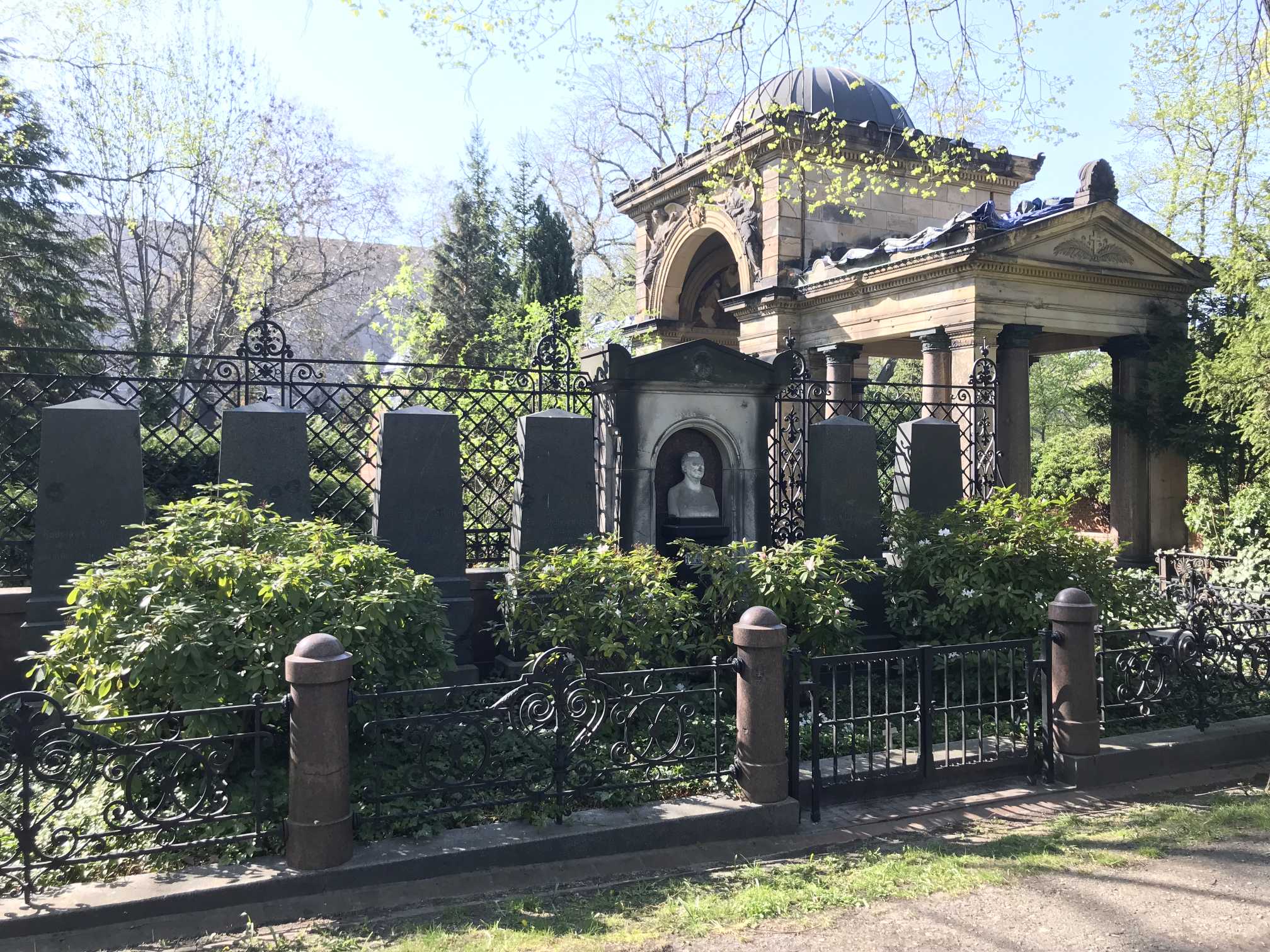 Grabstein Henriette Halske, geb. Schmidt, Dreifaltigkeitskirchhof II, Berlin-Kreuzberg