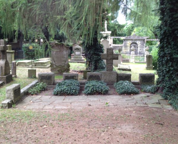 Grabstein Ulrich von Studnitz, Friedhof Bornstedt, Brandenburg
