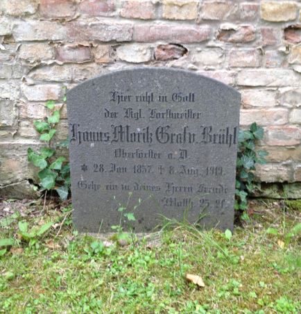 Grabstein Hanns Moritz Graf von Brühl, Friedhof Bornstedt, Brandenburg