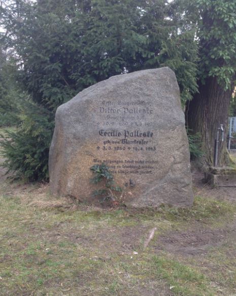 Grabstein Viktor Palleske, Friedhof Teltow, Brandenburg