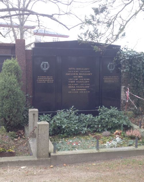 Grabstein Adelheid Haseloff, geb. Eberl, Friedhof Teltow, Brandenburg