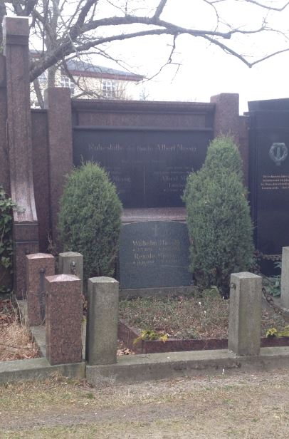 Grabstein Albert Müssig, Friedhof Teltow, Brandenburg