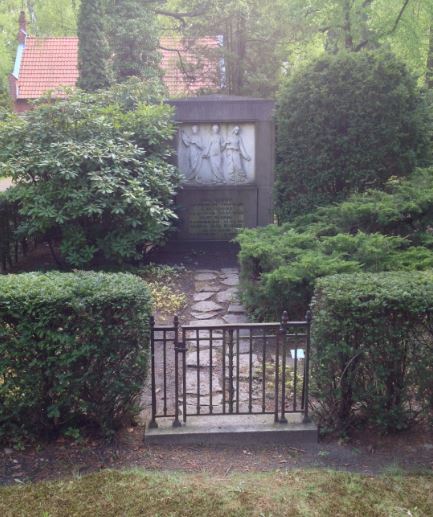 Grabstein Martha Ruhnke, geb. von Bargen, Friedhof Zehlendorf, Onkel-Tom-Str., Berlin