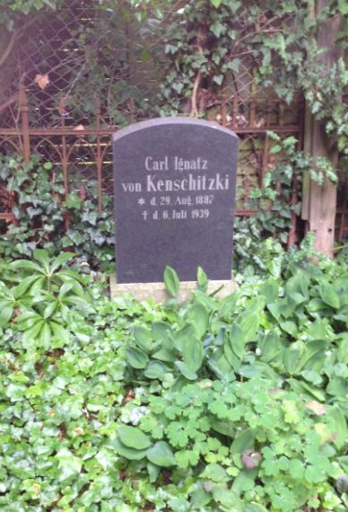 Grabstein Carl Ignatz von Kenschitzki, Friedhof Bornstedt, Brandenburg