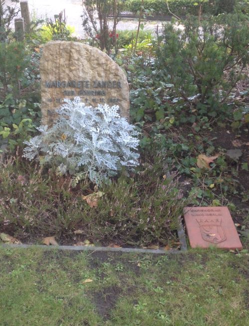 Grabstein Margarete Zander, geb. Göhring, Friedhof Schmargendorf, Berlin, Deutschland 