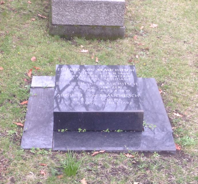 Grabstein Auguste von Brauchitsch, geb. von Schenck, Invalidenfriedhof Berlin, Deutschland