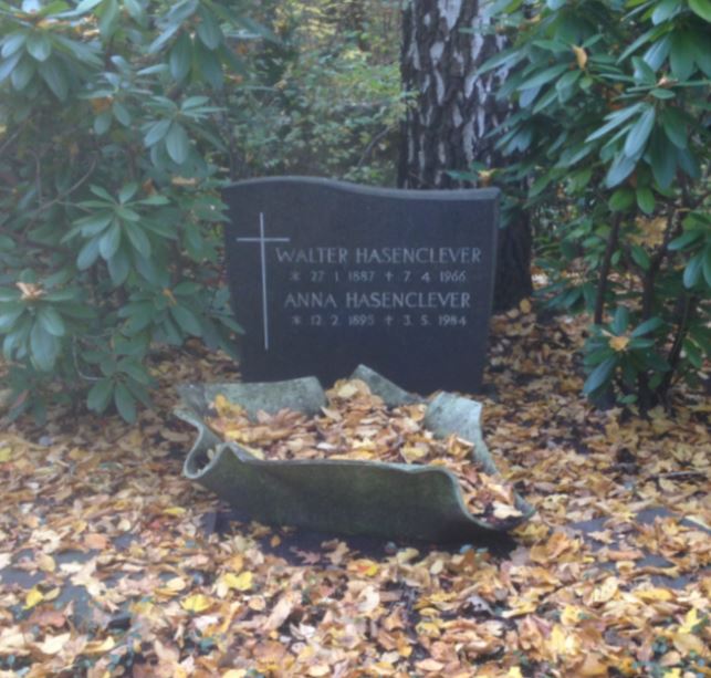 Grabstein Walter Hasenclever, Friedhof Steglitz, Berlin, Deutschland