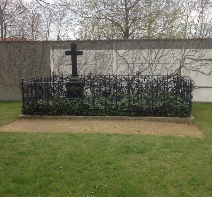 Grabstein Georg Graf von Hülsen-Haeseler, Invalidenfriedhof Berlin, Deutschland