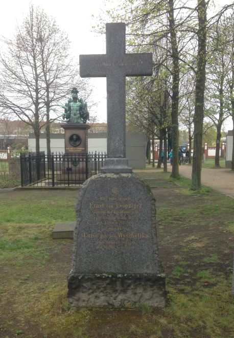 Grabstein Luise von Leipziger, geb. von Wyschetzka, Invalidenfriedhof Berlin, Deutschland