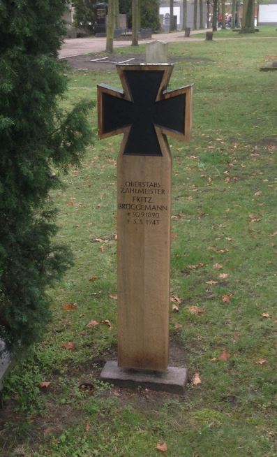 Grabstein Fritz Brüggemann, Invalidenfriedhof Berlin, Deutschland