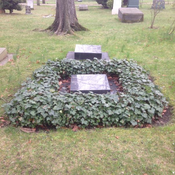 Restitutionsgrabstein Wolf Heinrich Ernst von Klüx, Invalidenfriedhof Berlin, Deutschland