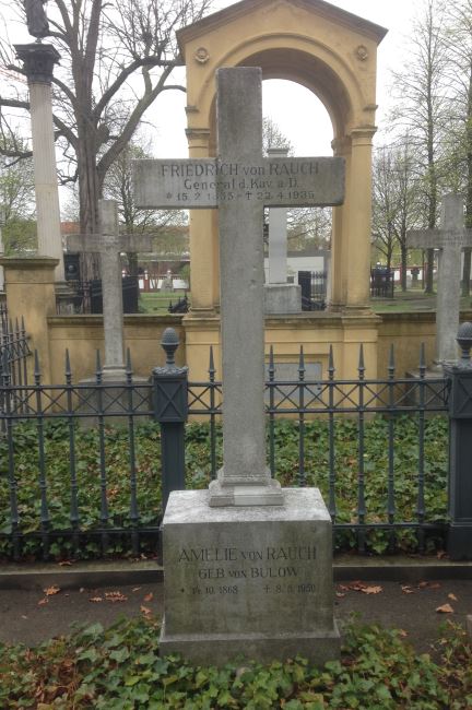 Grabstein Friedrich von Rauch, Invalidenfriedhof Berlin, Deutschland