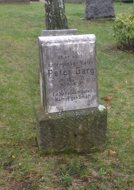 Grabstein Peter Garg, Invalidenfriedhof Berlin, Deutschland