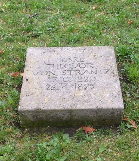 Restitutionsgrabstein Karl Theodor von Strantz, Invalidenfriedhof Berlin, Deutschland