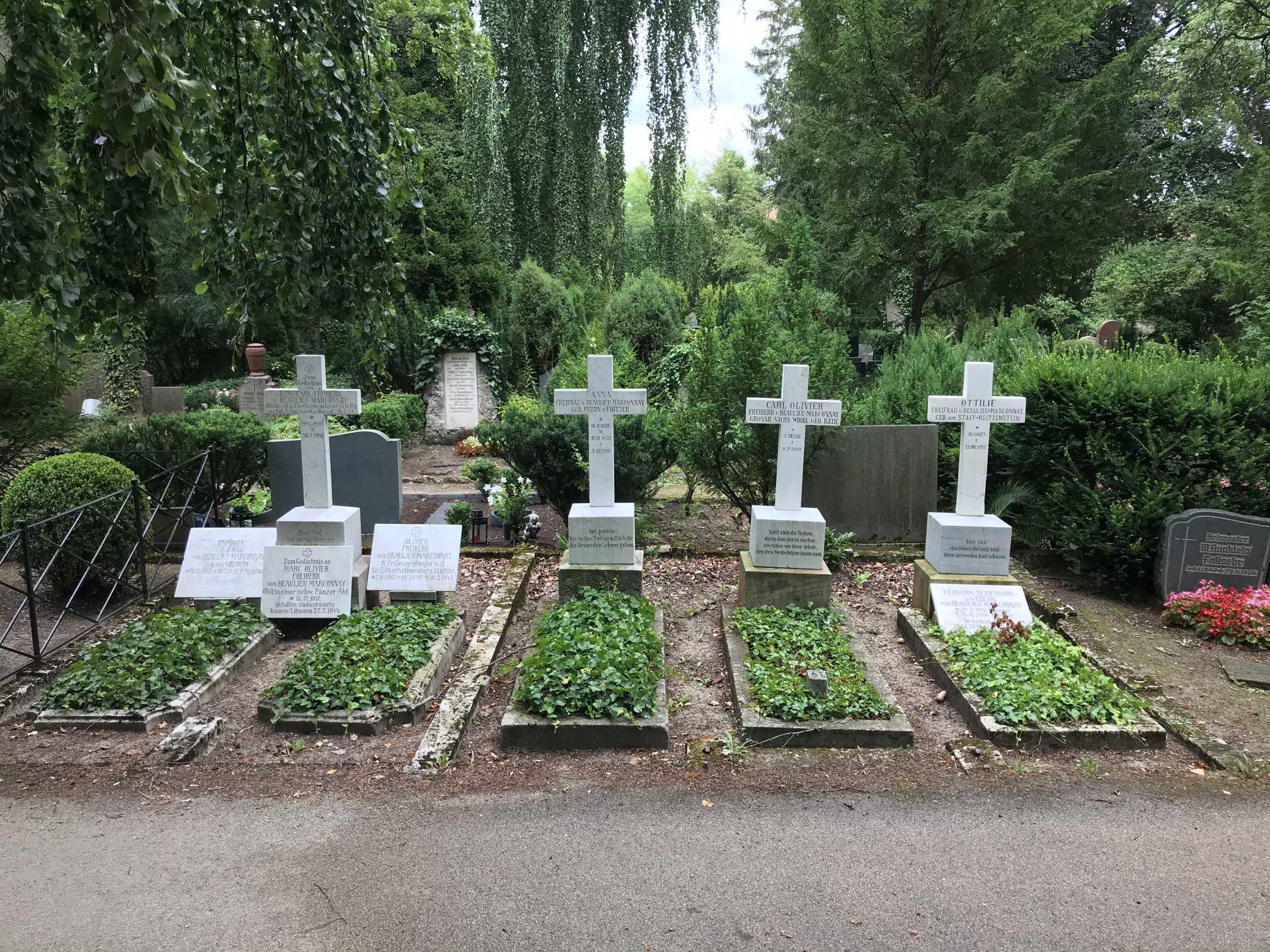 Grabstein Barbara Freifrau von Beaulieu-Marconnay, geb. von Meibom, Hauptfriedhof Weimar, Thüringen, Deutschland