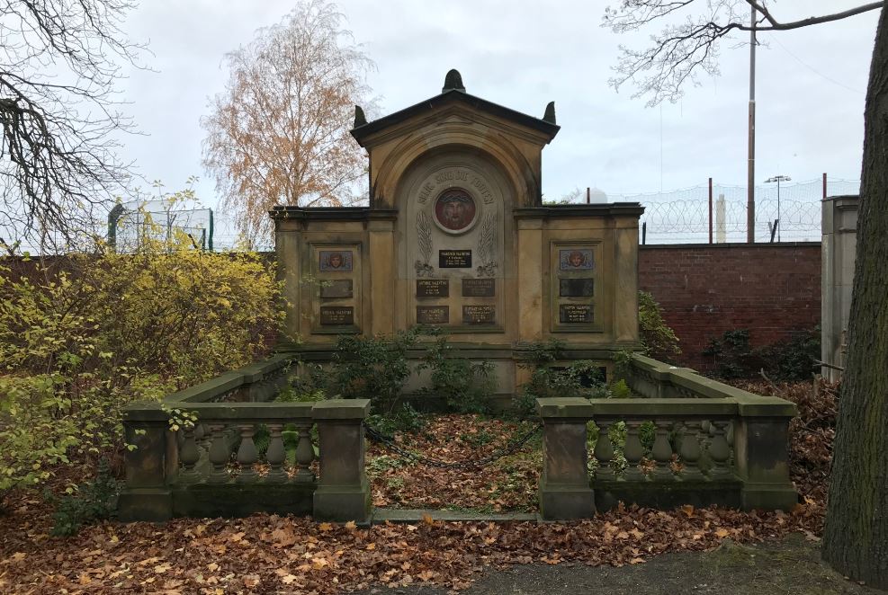 Grabstein Virginia Valentini, Friedhof Columbiadamm, Berlin