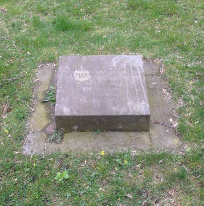 Restitutionsgrabstein Rudolf von Cramer, Invalidenfriedhof Berlin, Deutschland