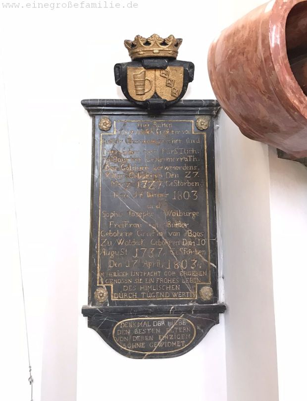 Grabstein Sophie Josephe Walburge Freifrau von Buttlar, geb. Gräfin von Boos zu Waldeck in der Kirche des Franziskanerklosters Frauenberg, Fulda