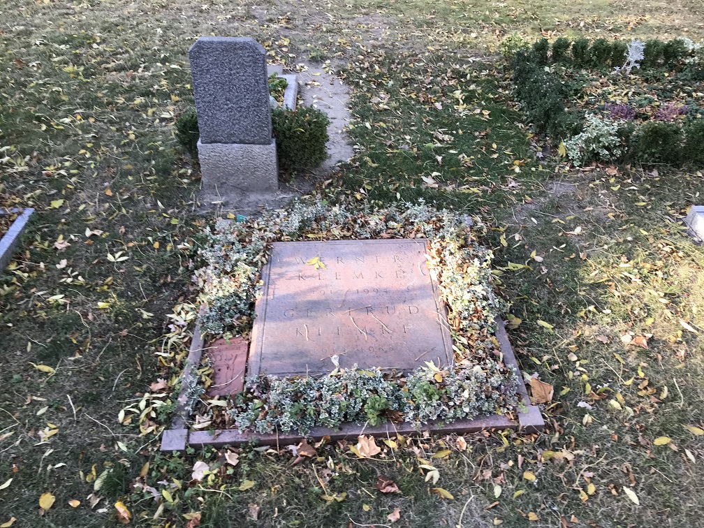 Grabstein Gertrud Klemke, geb. Stremlau, St. Hedwigs-Friedhof, Berlin-Weißensee