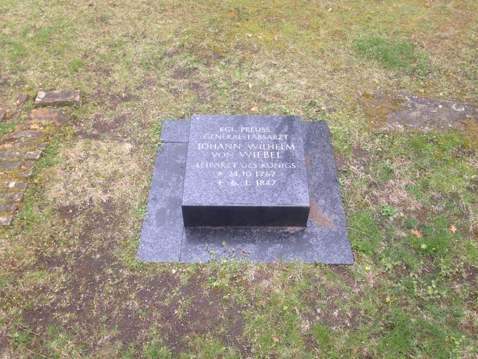 Restitutionsgrabstein Johann Wilhelm von Wiebel, Invalidenfriedhof Berlin