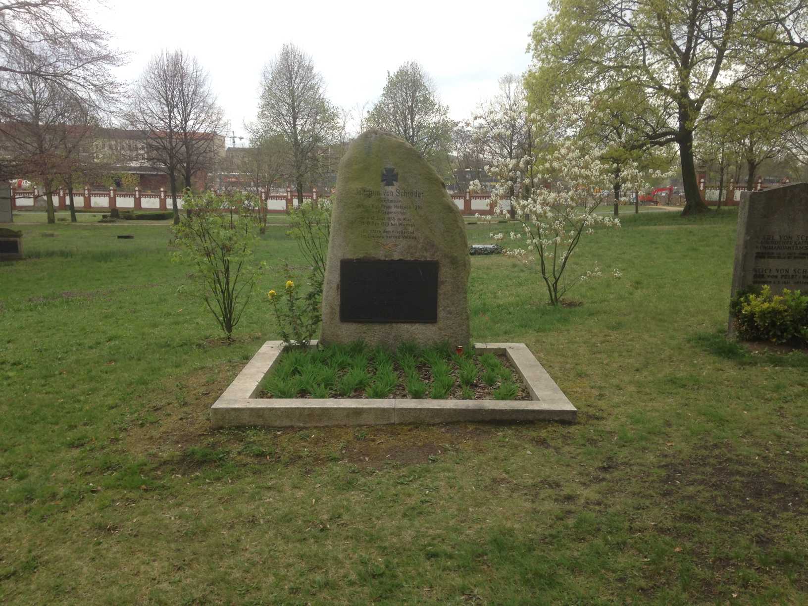 Grabstein Joachim von Schröder, Invalidenfriedhof Berlin