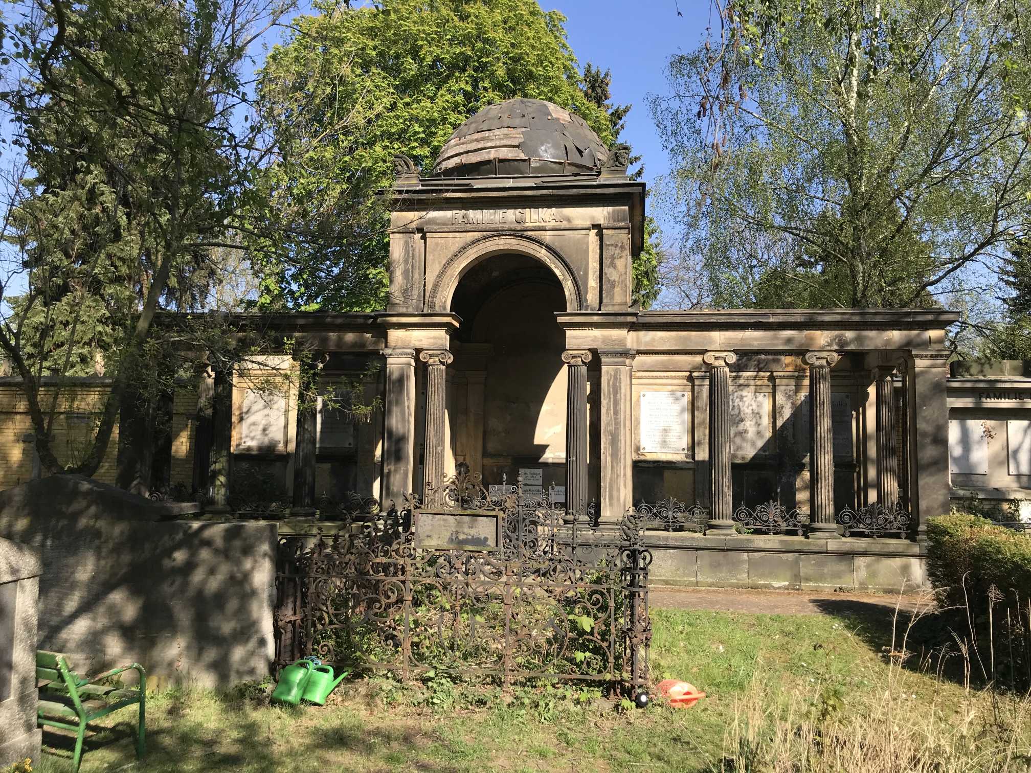 Erbbegräbnis Maximilian Gilka auf dem Dreifaltigkeitskirchhof II in Berlin-Kreuzberg