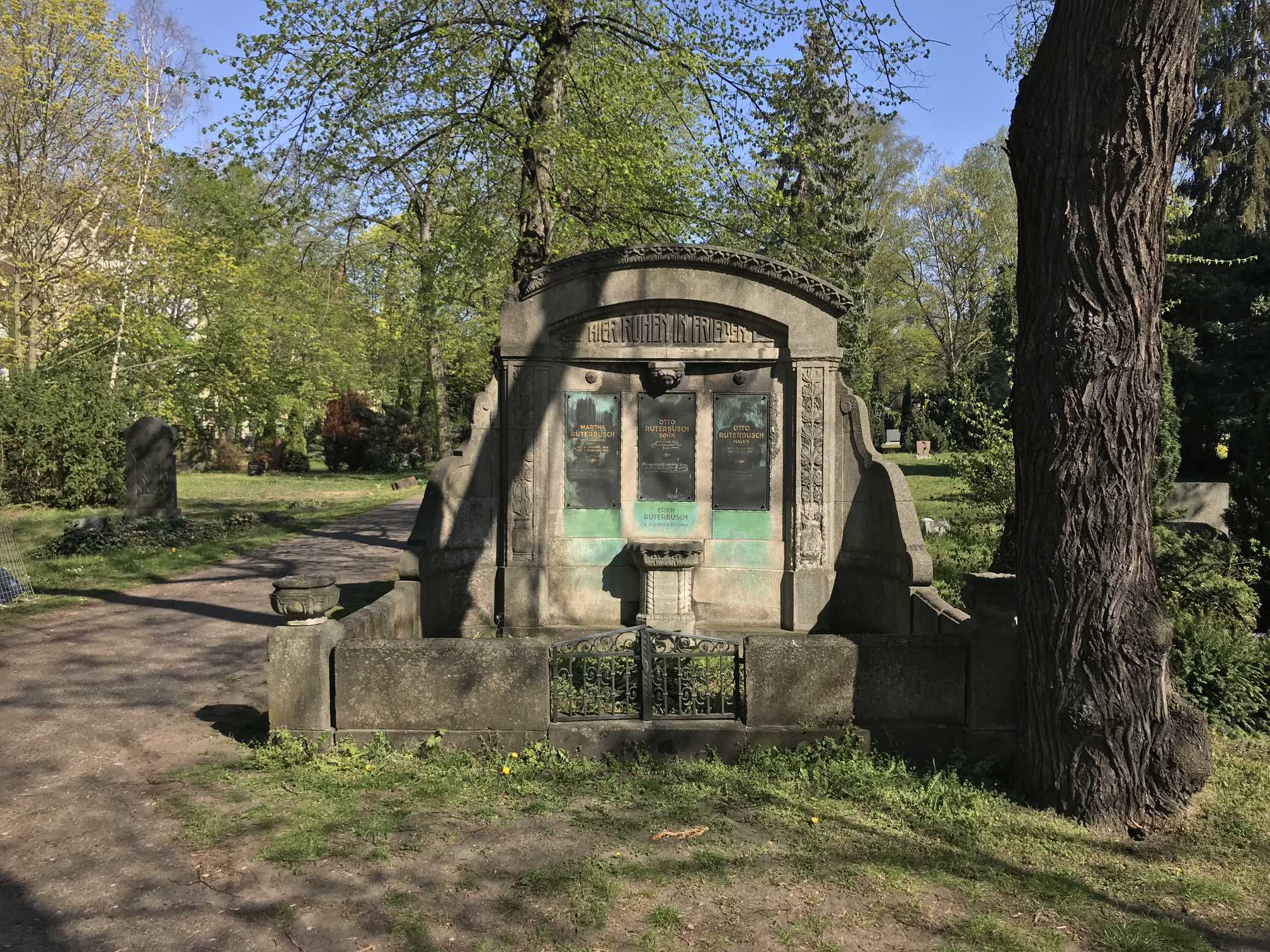 Grabstein Martha Rüterbusch, geb. Scharowski, Dreifaltigkeitskirchhof II, Berlin-Kreuzberg