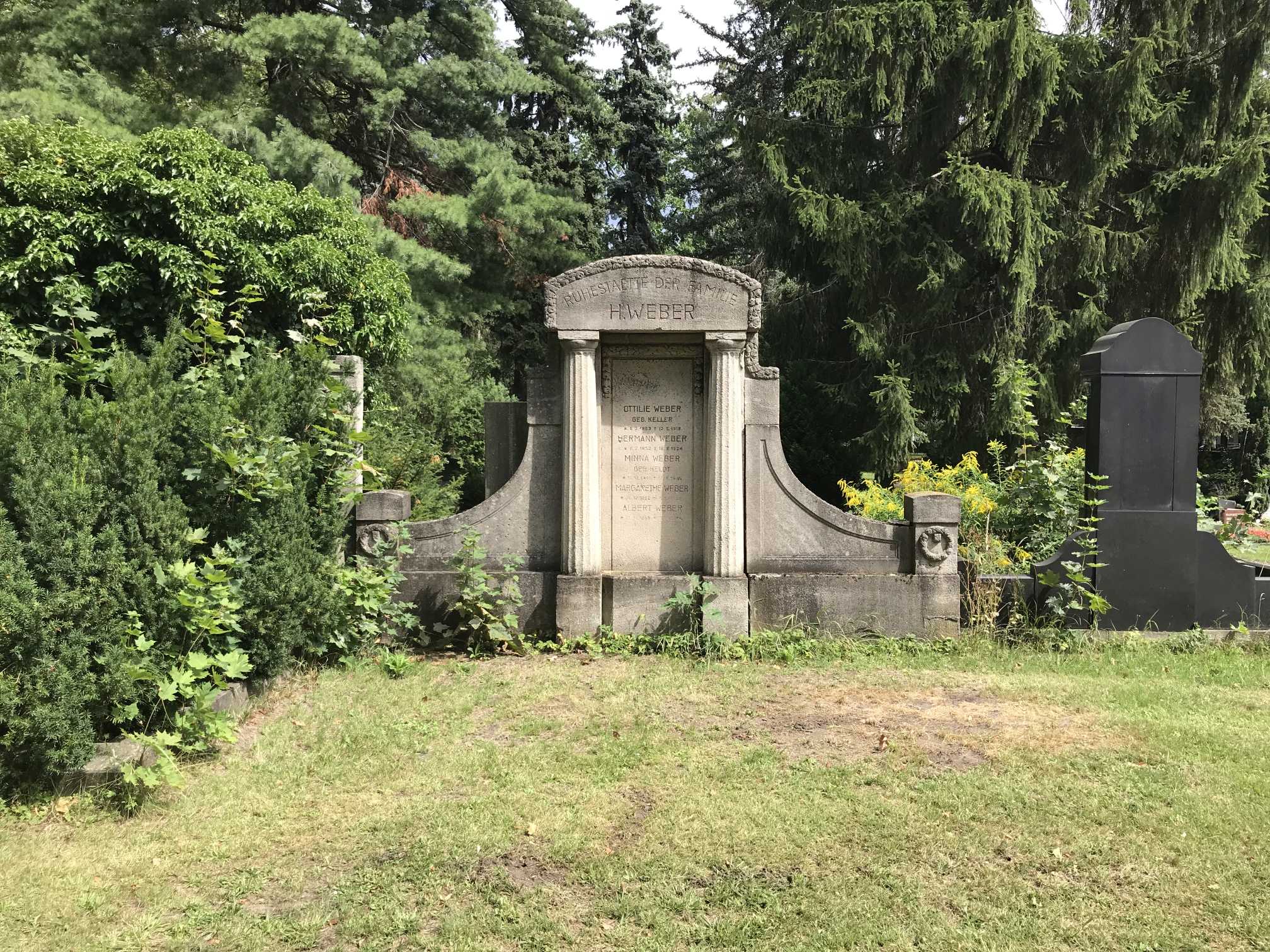 Grabstein Ottilie Weber, geb. Keller, Friedhof der St. Thomas Gemeine, Berlin-Neukölln