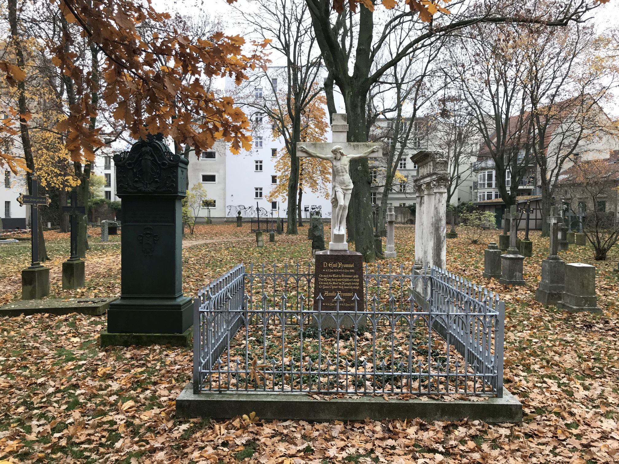 Grabstein Emil Frommel, Alter Garnisonfriedhof Berlin