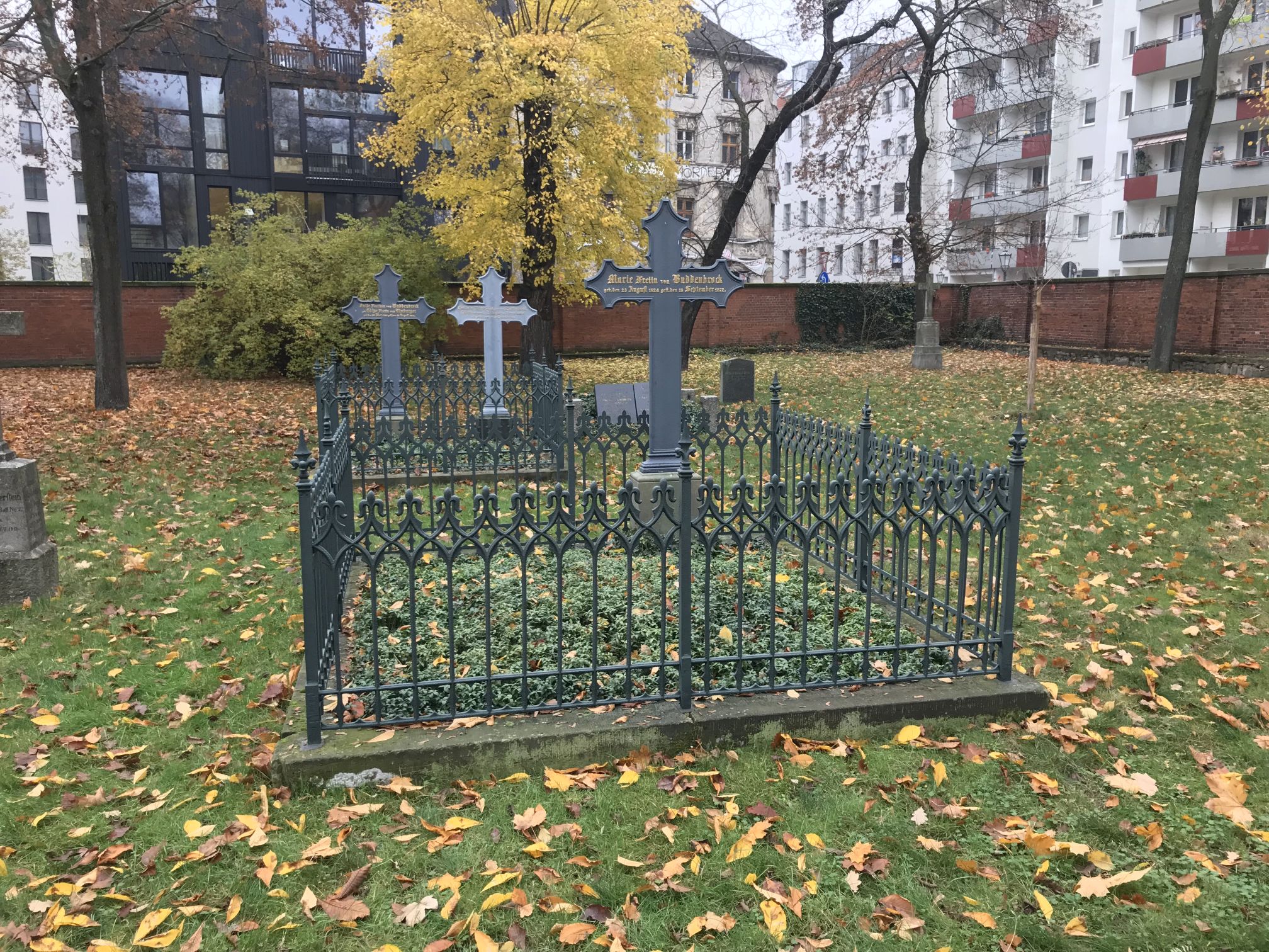 Grabstein Marie Freiin von Buddenbrock, Alter Garnisonfriedhof Berlin