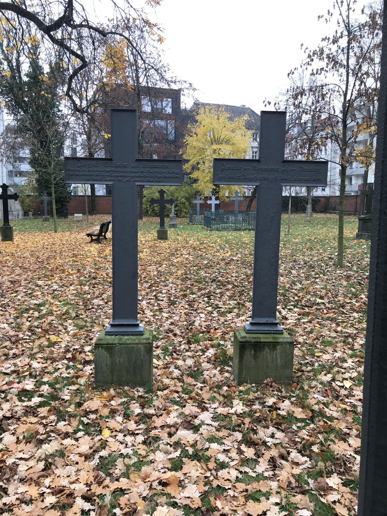 Grabstein Amalie von Neuman, geb. von Dresky, Alter Garnisonfriedhof Berlin