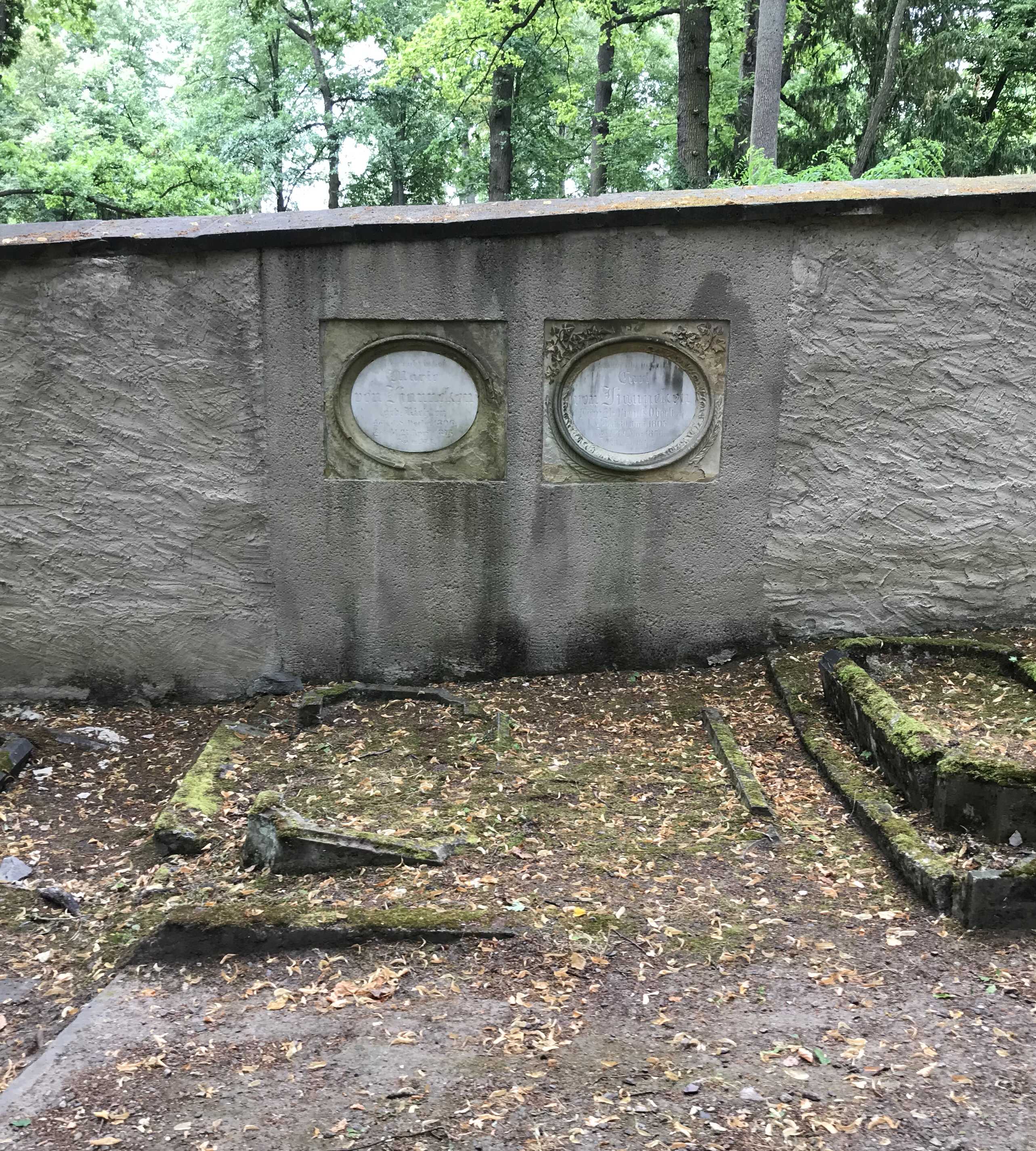 Grabstein Karl von Hanneken, Hauptfriedhof Weimar, Thüringen, Deutschland