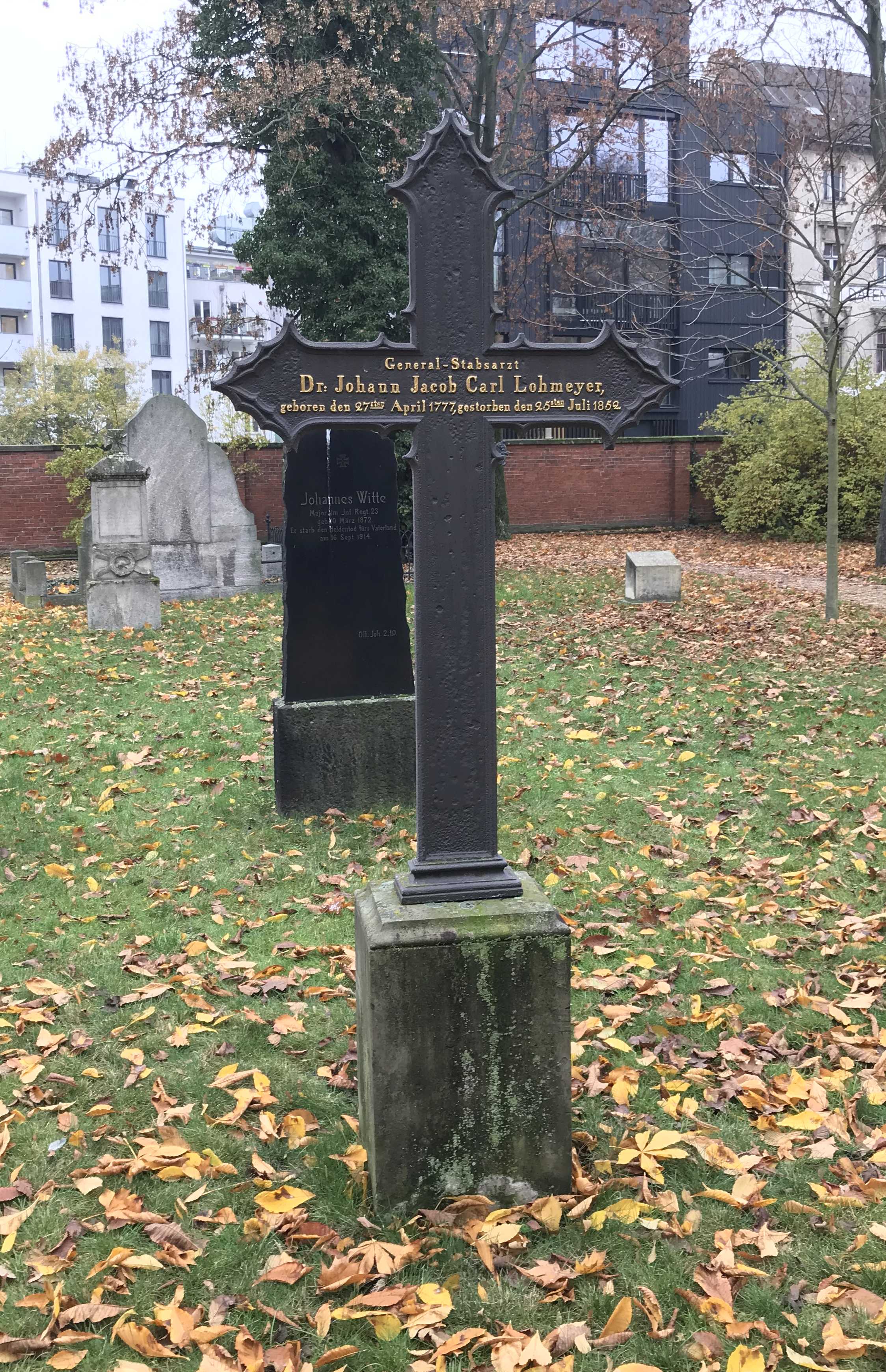 Grabstein Dr. Johann Jacob Carl Lohmeyer, Alter Garnisonfriedhof Berlin