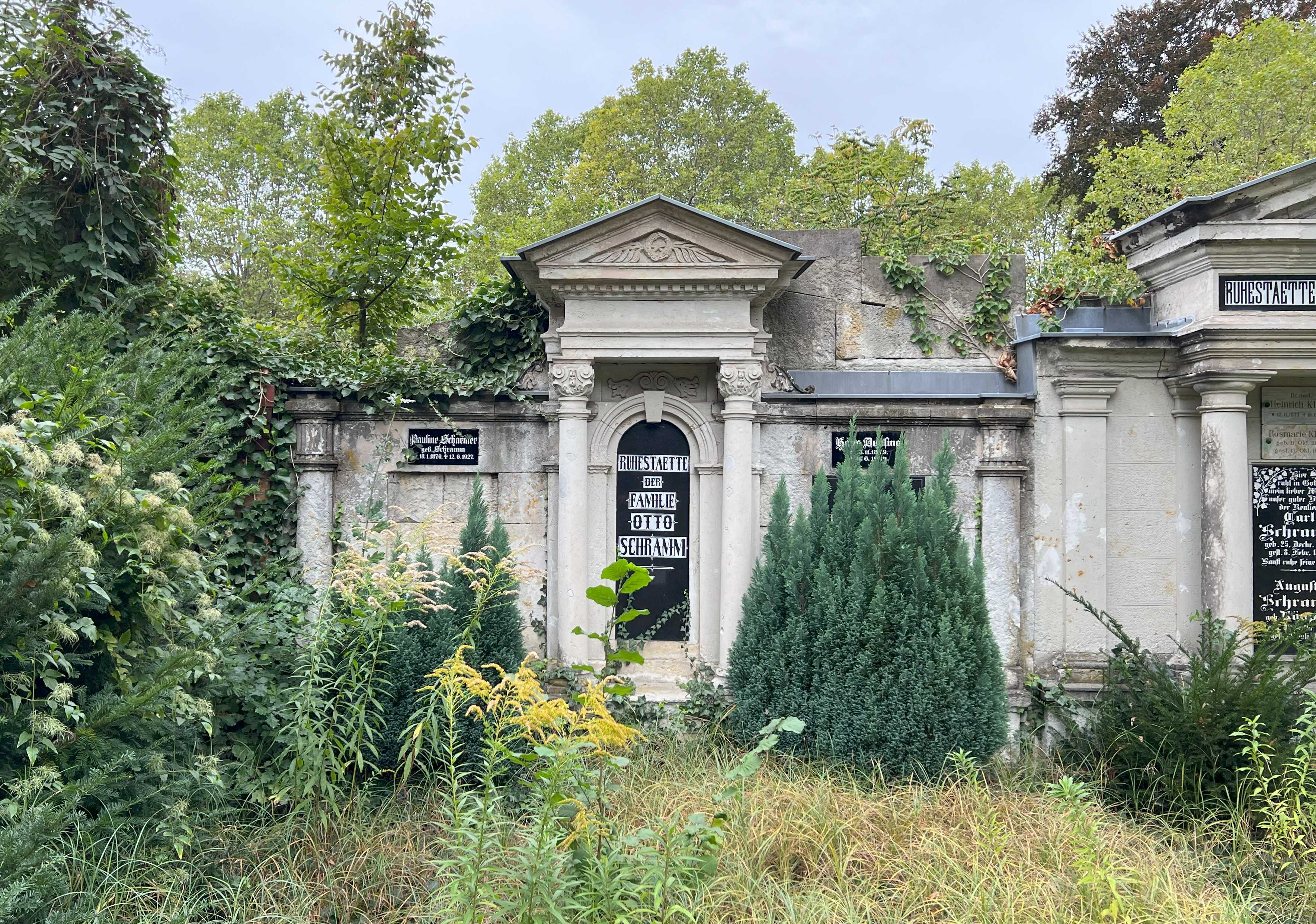 Grabstein Otto Schramm, Friedhof Wilmersdorf, Berlin