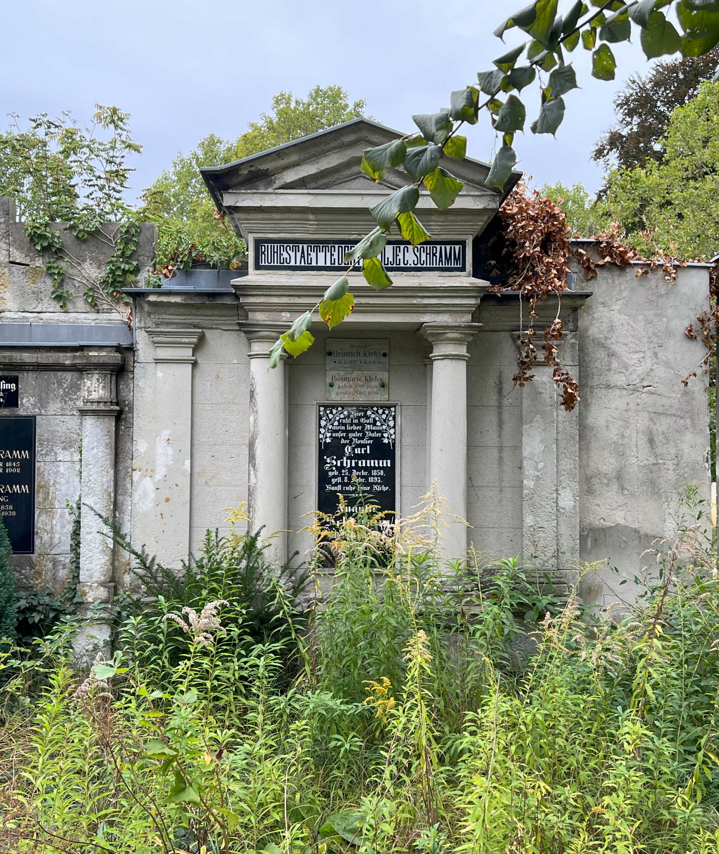 Grabstein Auguste Schramm, geb. Röppert, Friedhof Wilmersdorf, Berlin