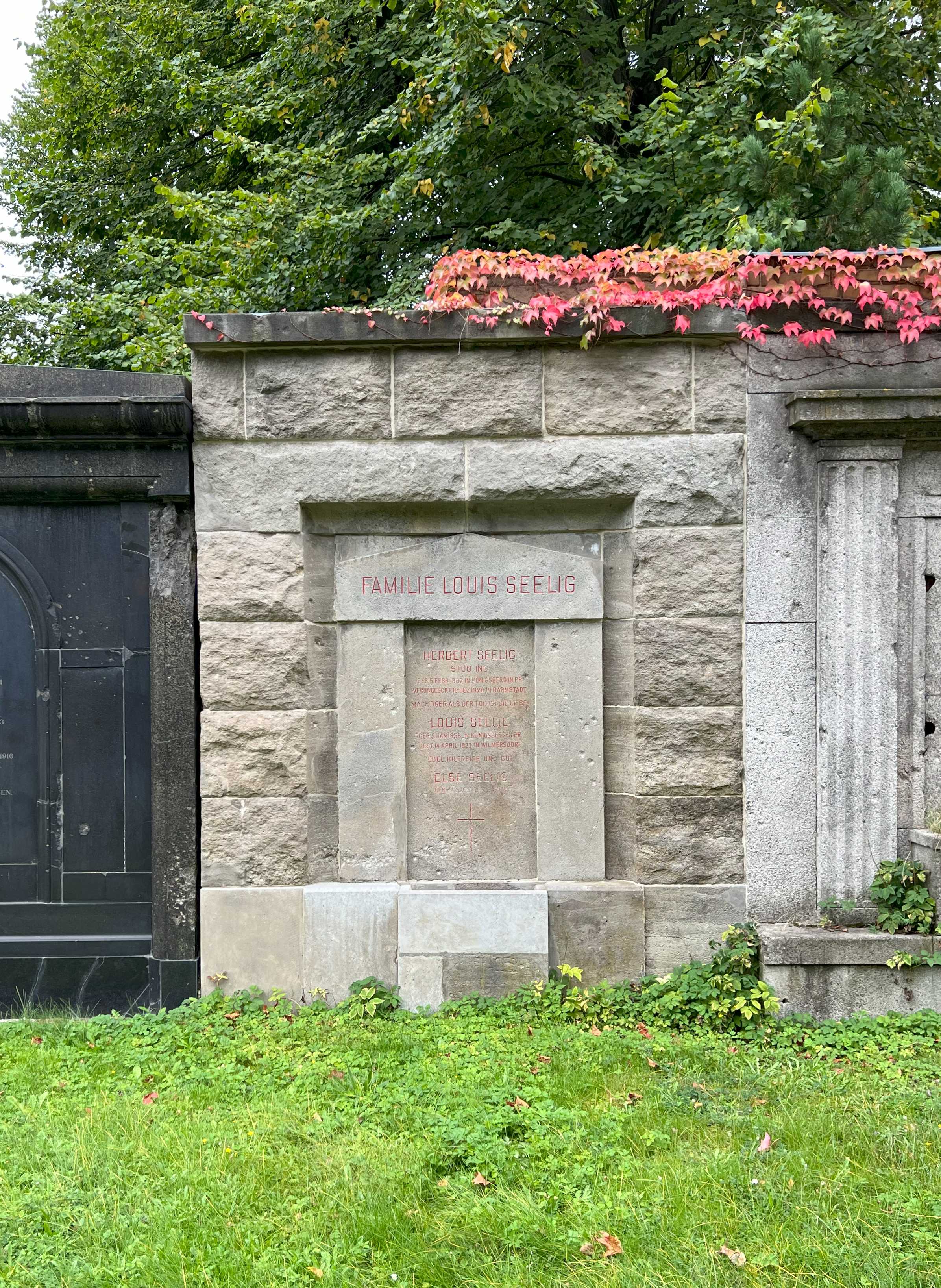 Grabstein Herbert Seelig, Friedhof Wilmersdorf, Berlin